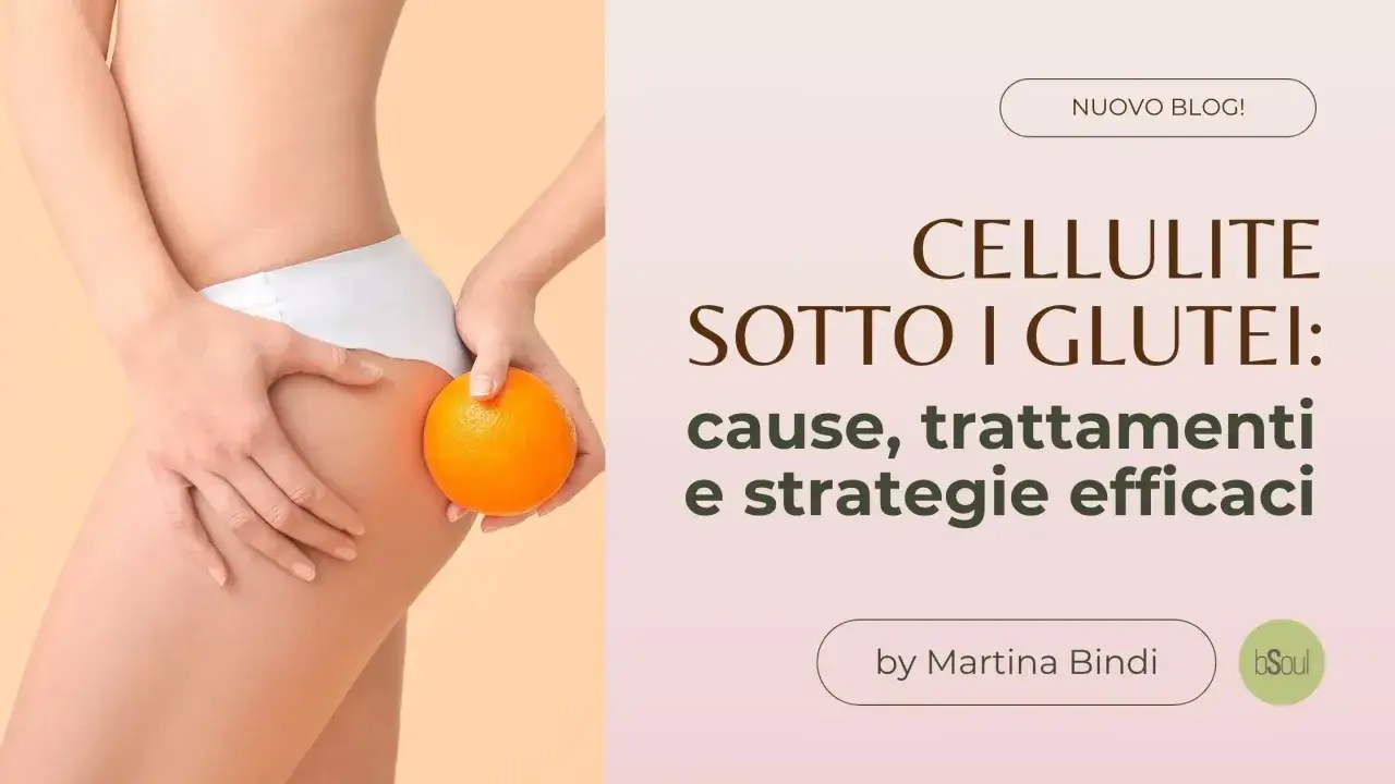 Dettagli sulla cellulite sotto i glutei, con un'arancia che simboleggia la texture della pelle. Cause, trattamenti e strategie efficaci.
