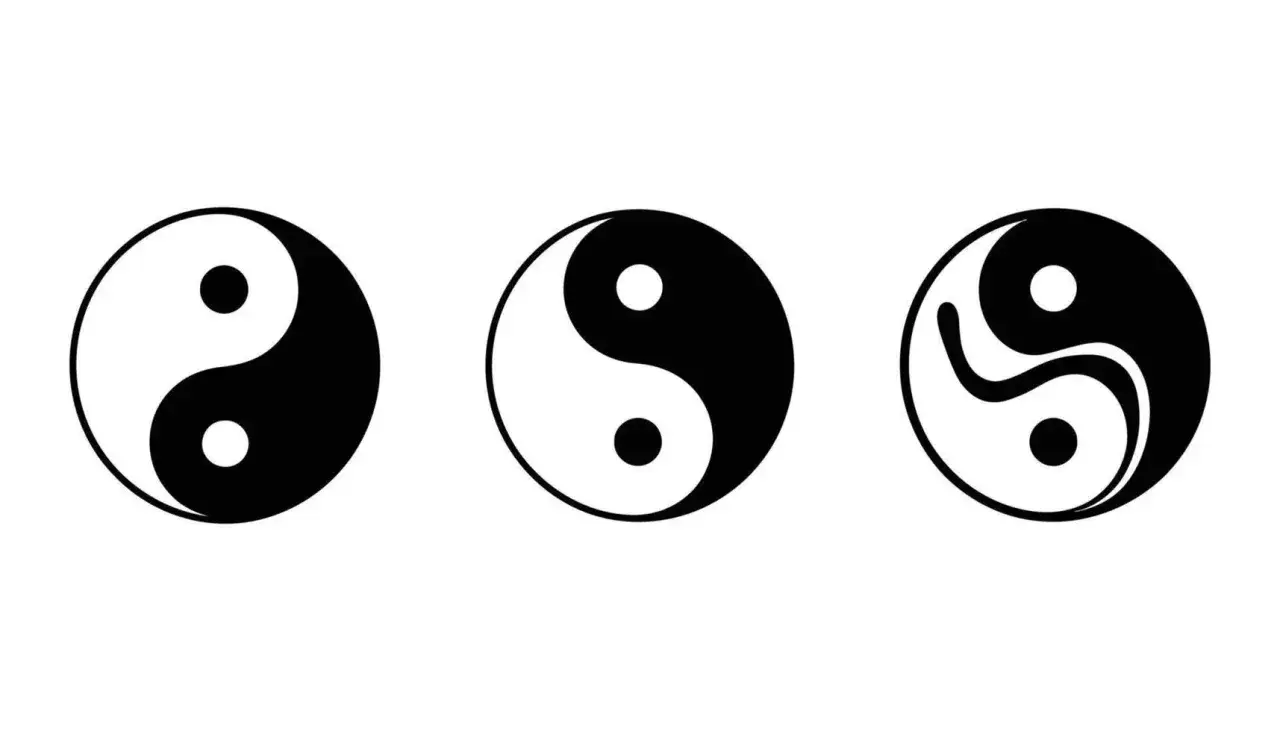 Tre simboli bianco e nero tao, che rappresentano l'equilibrio e l'armonia delle forze opposte.